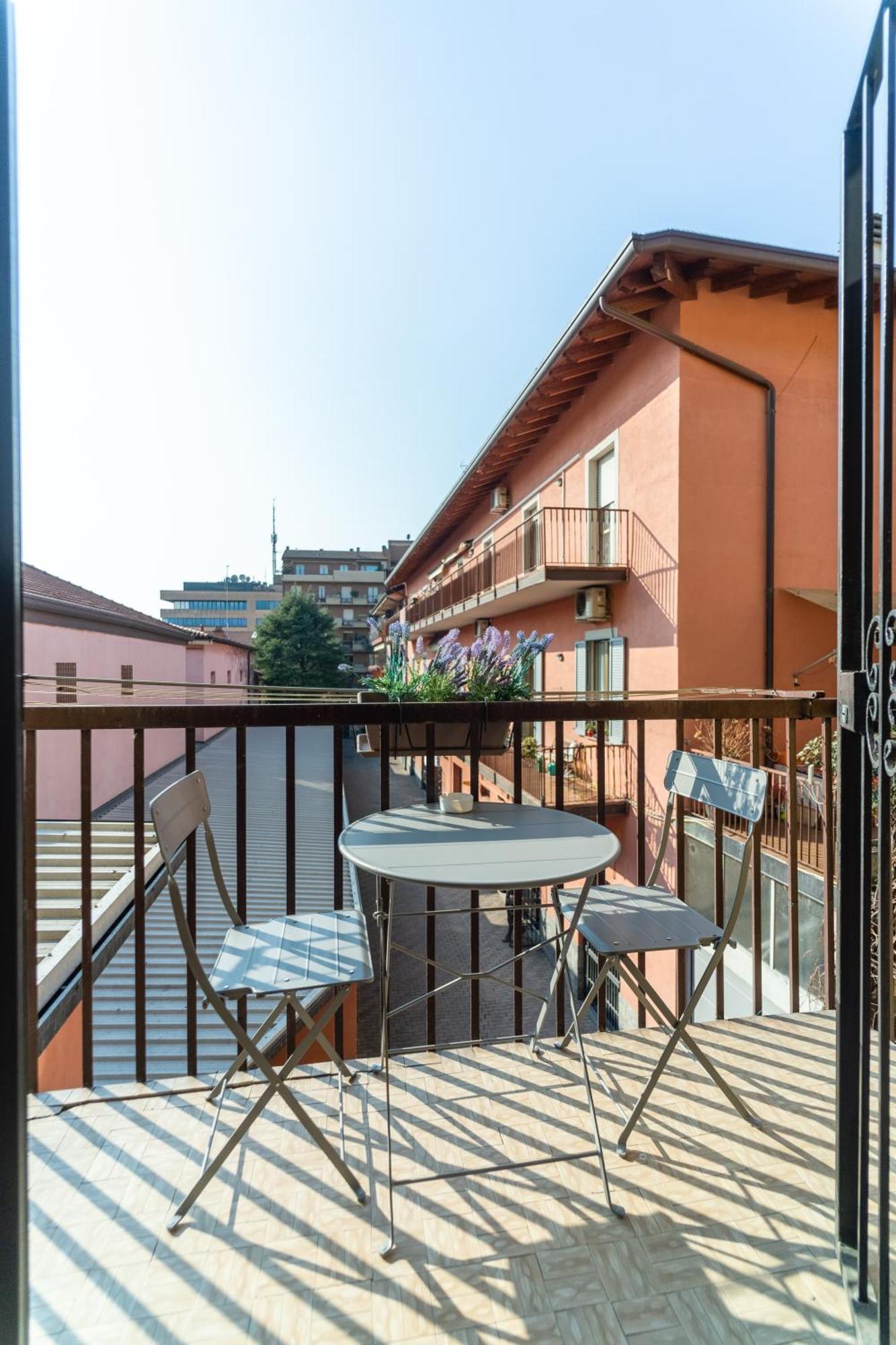 Grand Central 1845 - 2 Bedrooms Design Flat Bergamo Exterior photo